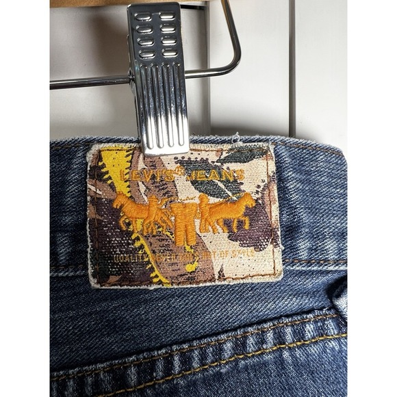 Levi's Y2K Embroidered Distressed Raw Hem Denim Mini Skirt Bird Boho Size 9 - Picture 8 of 10